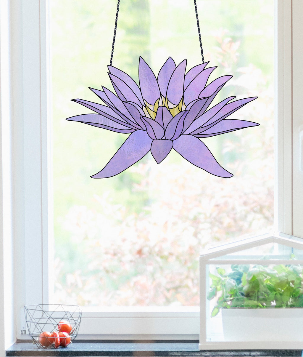 Big Flora Giant Stained Glass Water Lily Pattern PDF & PNG
